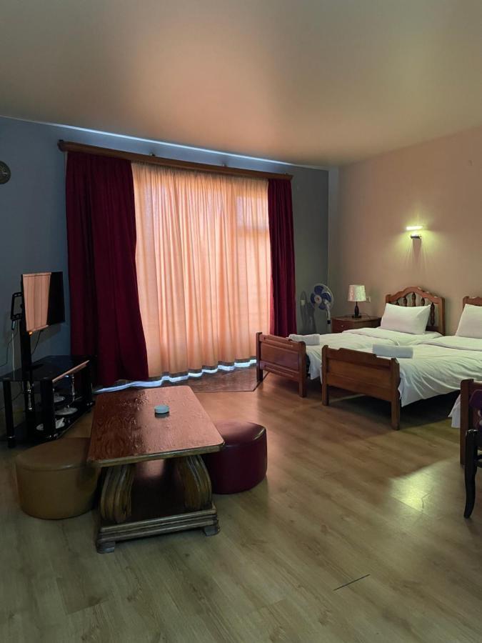Hotel Era Tbilisi Eksteriør bilde